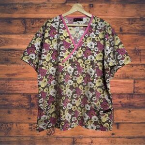 5‎ for $25🔥Melrose Floral Pink Scrub Top 3XL